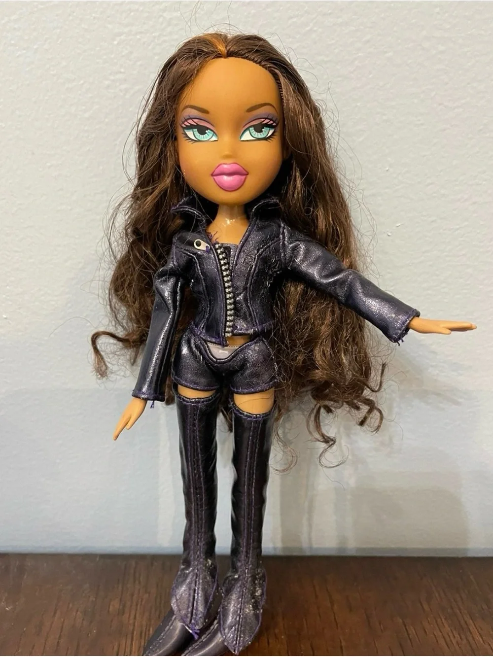 Bratz Doll Dynamite Nevra Original Complete w/ Clothes